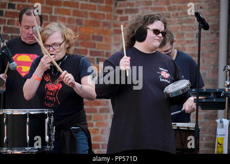 Kirkleatham, REGNO UNITO, 23 settembre, 2018. Il tosaerba teatro indipendente società intrattenere presso la festa popolare di parsimonia, UK. Credito: Tracy Hyman Alamy/Live News. Foto Stock