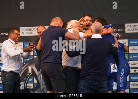 Innsbruck, Australia. 23 Sett 2018. Célébration vittoria del team Quick -Step-Floors durante il 2018 strada UCI Campionati del Mondo, Uomini Squadra Crono corsa di ciclismo su Settembre 23, 2018 a Innsbruck, Austria - Photo Laurent Lairys / DPPI Credito: Laurent Lairys/Agence Locevaphotos/Alamy Live News Foto Stock