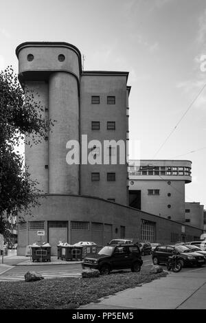 La sottostazione elettrica nel quartiere di Vienna di Favoriten è un raro esempio di architettura costruttivista in Austria. Foto Stock