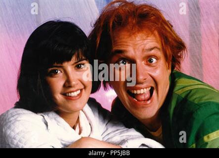 Pellicola originale titolo: DROP DEAD FRED. Titolo inglese: DROP DEAD FRED. Anno: 1991. Direttore: ATE DE JONG. Stelle: RIK MAYALL; PHOEBE CATES. Credito: WORKING TITLE FILMS / Album Foto Stock