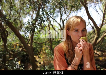 Pellicola originale titolo: un più incisivo. Titolo italiano: un più incisivo. Anno: 2015. Direttore: LUCA GUADAGNINO. Stelle: DAKOTA JOHNSON. Credito: FRENESY COMPANY / Album Foto Stock