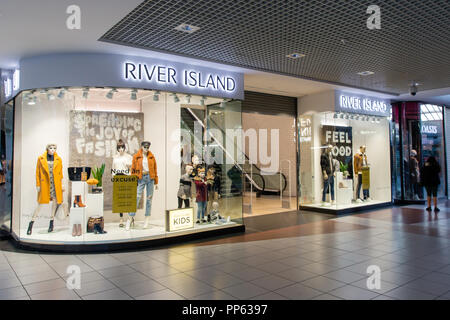 Blanchardstown, Dublino, Irlanda. 23 SETT 2018: Fiume isola negozio di fronte con il logo segno a Blanchardstown Centre Shopping Mall Foto Stock