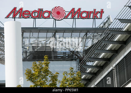 Un logo segno esterno di una Media Markt retail store a Monaco di Baviera, Germania, il 9 settembre 2018. Foto Stock