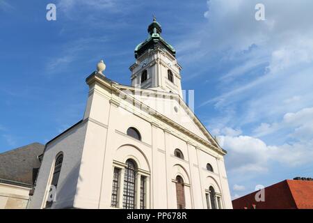 Gyor, Ungheria. Città nella parte occidentale della regione oltre Danubio. Cattedrale cattolica romana basilica. Foto Stock