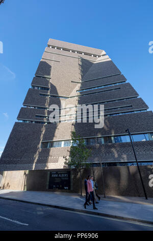 L'interruttore di estensione della casa, progettato da Herzog & de Meuron, alla Galleria d'arte Tate Modern di Londra, Inghilterra, Regno Unito Foto Stock