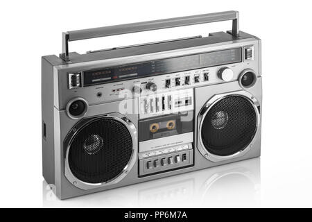 Retrò ghetto blaster isolato su bianco. Foto Stock