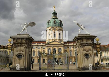 Germania. Berlino. Palazzo di Charlottenburg. Royal residence, costruito al XVII e ampliata nel corso del XVIII secolo. Progettato da Johann Arnold Nering (1659-1695). Foto Stock