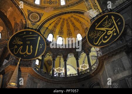 La Turchia. Istanbul. Hagia Sophia. Interno. Foto Stock