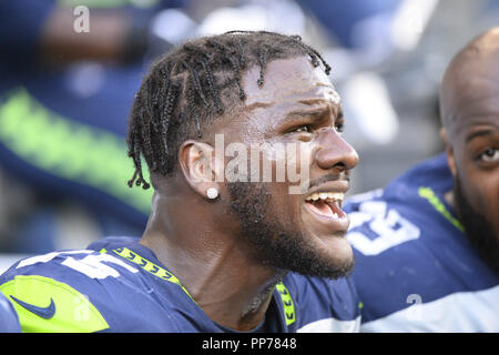 Seattle, Washington, Stati Uniti d'America. 23 Sep, 2018. Seattle Frank Clark (55) sugli spalti come Dallas Cowboys riprodurre i Seattle Seahawks in un gioco di NFL al secolo campo Collegamento a Seattle, WA. Credito: Jeff Halstead/ZUMA filo/Alamy Live News Foto Stock