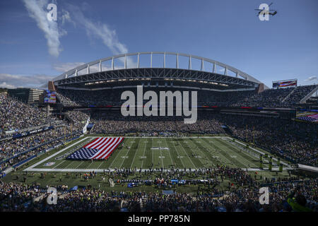 Seattle, Washington, Stati Uniti d'America. 23 Sep, 2018. Secolo campo Collegamento durante le cerimonie pregame come Dallas Cowboys visita il Seattle Seahawks in un gioco di NFL al secolo campo Collegamento a Seattle, WA. Credito: Jeff Halstead/ZUMA filo/Alamy Live News Foto Stock