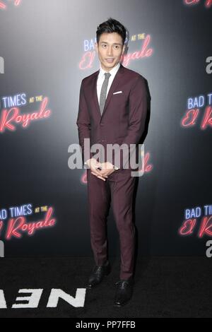 Manny Jacinto presso gli arrivi PER IL CATTIVO TEMPO A EL ROYALE Premiere, TCL teatro cinese (in precedenza Grauman's), Los Angeles, CA il 22 settembre 2018. Foto di: Priscilla concedere/Everett Collection Foto Stock