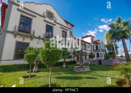 La facciata del Palazzo Comunale di Magdalena, Sonora, Messico... Fachada del Palacio Municipal de Magdalena, Sonora, Messico (Foto: Luis Gutierrez / N Foto Stock