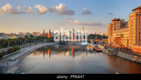 Vista panoramica di Mosca, fiume Moskva e Kremil Foto Stock
