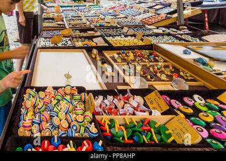 Mercado al aire libre, Münsterplattz, Friburgo de Brisgovia, Germania, Europa. Foto Stock