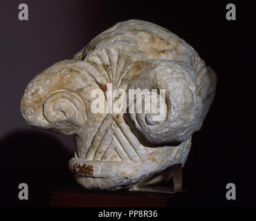 CAPITEL PROJONICO DE LA GALETA - ARTE fenicio. Posizione: MUSEO DE CADIZ-archeologia. Spagna. Foto Stock