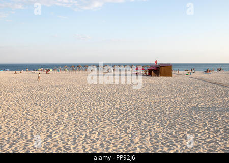 Portogallo spiaggia, Cova do vapor Foto Stock