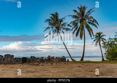 Taputapuatea Marae di Raiatea Polinesia Francese il più importante sito archeologico patrimonio mondiale Unesco Foto Stock