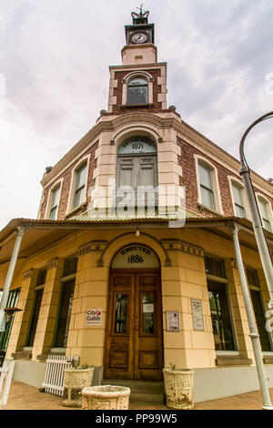 24 settembre 2018: Gowies angolo un famoso edificio presso il 'Big Hole Museum' a Kimberley, Sud Africa. Foto di Dirk Jacobs/PIX24 Media Foto Stock