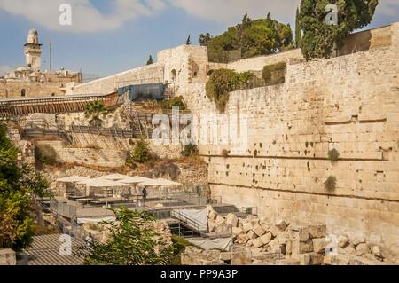 Gerusalemme, Israele. Settembre 15, 2017. Una vista della terza sezione del muro occidentale (Ezrat Yisrael) per egualitaria preghiera. Foto Stock