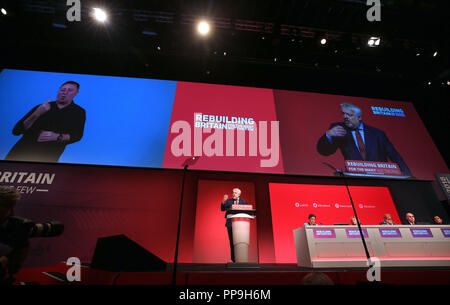 Primo Ministro del Galles Carwyn Jones durante la del partito laburista della conferenza annuale presso l'Arena e dal Centro Congressi (ACC), in Liverpool. Foto Stock