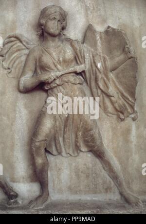 Il sollievo di Amazzonomachia da Atene, scuola di bryaxis o timotheos, metà del IV secolo. Museo Archeologico Nazionale. Atene. La Grecia. Foto Stock