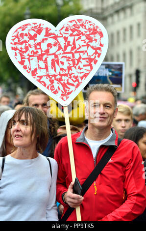 Chris Packham - TV presentatore della natura - alla testa del popolo a piedi per la fauna selvatica, Londra, 22 Settembre 2018 Foto Stock