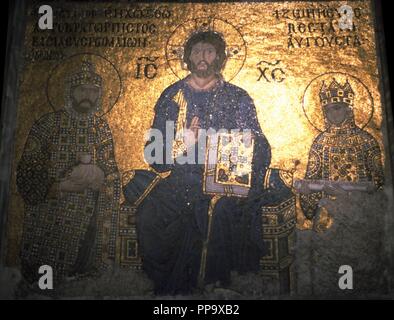 Cristo Pantocrator tra l imperatore Costantino IX Monomachus e l'Empress Zoe. Museo: Hagia Sophia, Istanbul, Turchia. Autore: Bizantina Master. Foto Stock