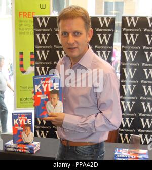 Liverpool, Regno Unito Jeremy Kyle libro firma in Liverpool credito waterstones Ian Fairbrother/Alamy Stock Foto Foto Stock