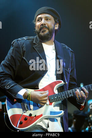 Juan Luis Guerra esegue in concerto al Seminole Hard Rock Hotel & Casino in Hollywood Florida il 26 giugno 2009. Foto Stock