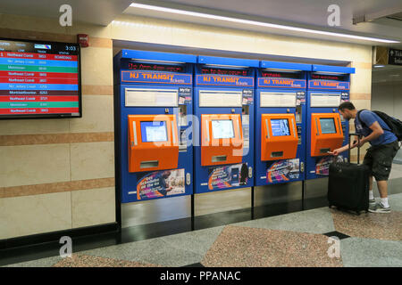 New Jersey Transit Self Service distributori automatici, Penn Station, NYC Foto Stock