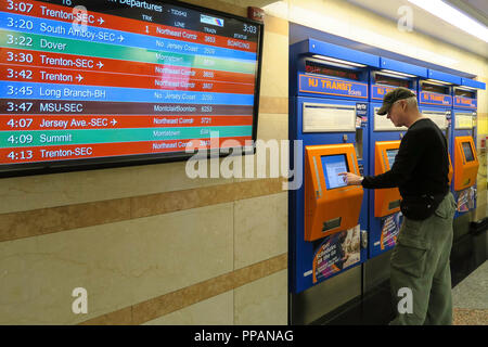 New Jersey Transit Self Service distributori automatici, Penn Station, NYC Foto Stock