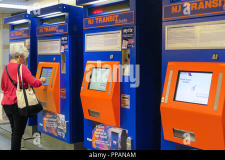 New Jersey Transit Self Service distributori automatici, Penn Station, NYC Foto Stock