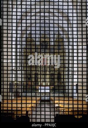 RETABLO MAYOR DESDE LA REJA DE Clausura -gotico. Posizione: Convento de Santa Clara. A Moguer. Huelva. Spagna. Foto Stock