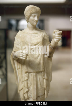 Artemis. Dea cacciatrice. Romano scultura in marmo, risalente al secondo secolo. Museo di Efeso. Selc'Regno Unito. La Turchia. Foto Stock