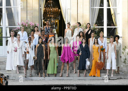 Parigi, Francia. 24Sep, 2018. I modelli presenti creazioni di Jacquemus durante il 2019 Primavera/Estate collezione donna mostra a Parigi il 7 settembre 24, 2018. Credito: Piero Biasion/Xinhua/Alamy Live News Foto Stock