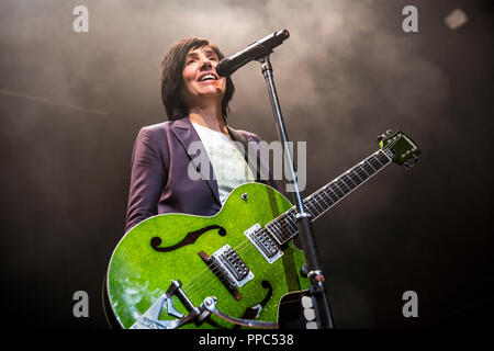 Norvegia - Oslo, il 24 settembre 2018. La Scottish pop rock band Texas esegue un concerto dal vivo al Rockefeller di Oslo. Qui il cantante e musicista Sharleen Spiteri è visto dal vivo sul palco. (Photo credit: Gonzales foto - Terje Dokken). Credito: Gonzales foto/Alamy Live News Foto Stock