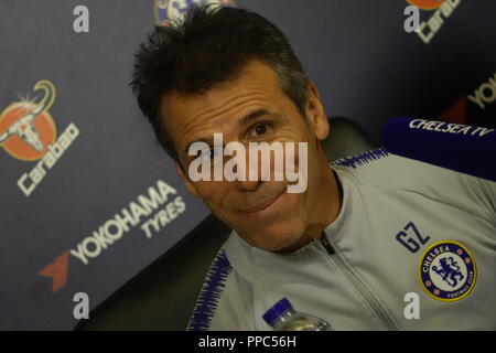 Cobham, Regno Unito. 25 Settembre, 2018. Cobham, Surrey, Regno Unito Assistant Chelsea Football Club manager, Gianfranco Zola, risponde alle domande dei media prima del suo team Carabao Cup match di mercoledì contro il Liverpool FC ad Anfield. Credito: Motofoto/Alamy Live News Foto Stock