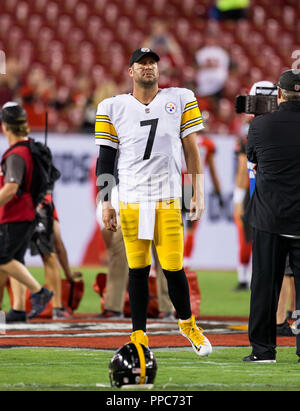 Tampa, Florida, Stati Uniti d'America. 24Sep, 2018. Pittsburgh Steelers quarterback Ben Roethlisberger (7) prima che il gioco tra il Pittsburgh Steelers e il Tampa Bay Buccaneers presso Raymond James Stadium di Tampa, Florida. Del Mecum/CSM/Alamy Live News Foto Stock