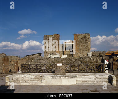 Pompei. Antica città romana. Tempio della Fortuna Augusta. Finanziato da Marco Tullio (I secolo a.C.). Campania. L'Italia. Foto Stock