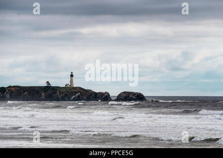 Yaquina Capo Faro, Yaquina Capo Eccezionale area naturale del parco statale di Newport, Pacific Coast, Oregon, Stati Uniti d'America. Foto Stock