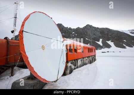 Base Orcadas è un argentino stazione scientifica in Antartide e la più antica delle stazioni in Antartide ancora in operazione. Si trova sull isola di Laurie, uno del sud delle Isole Orkney, appena al di fuori della penisola antartica. La penisola antartica è uno dei più veloci tra luoghi di riscaldamento del pianeta. Foto Stock