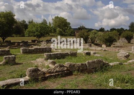 Arte greche. Il Leonidaion. Luogo di alloggio per gli atleti che partecipano ai Giochi Olimpici a Olympia. Esso è stato costruito intorno al 330 A.C. ed è stato finanziato e progettato da Leonidas di Naxos. Olympia. La Grecia. Foto Stock