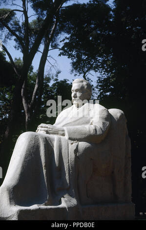 PEREZ GALDOS Benito (1843-1920). Escritor español. MONUMENTO al escritor obra de Victorio Macho realizada en 1919. Parque de El Retiro. MADRID. España. Foto Stock