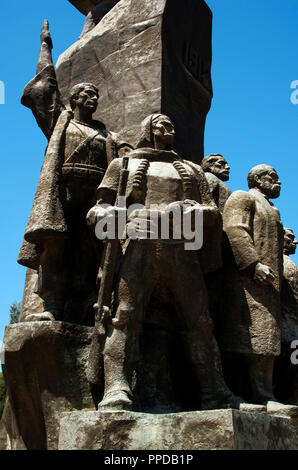 Repubblica di Albania. Vlore. Indipendenza monumento. Commemora la proclamazione di indipendenza albanese dall'Impero Ottomano nel 1912 a Valona. Foto Stock