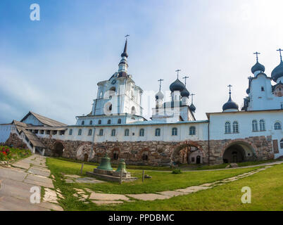 Vista cortile con la sua Spaso-Preobrazhensky monastero di Solovetsky, Arkhangelsk oblast, Russia. Foto Stock