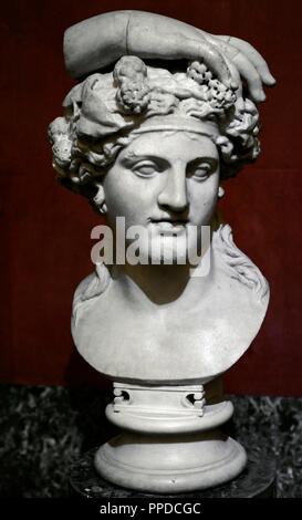 Dioniso, dio del vino. Opera romana dopo i modelli greci della metà-4secolo A.C. Busto. Il marmo. Lo stato Museo Hermitage. San Pietroburgo. La Russia. Foto Stock