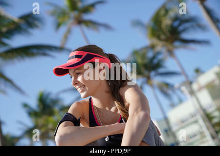 Ritratto di ragazza fitness relax dopo lavoro Foto Stock