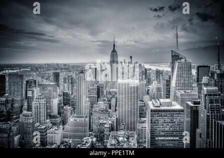 Skyline di New York in bianco e nero Foto Stock