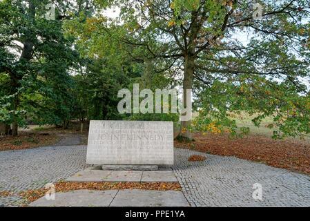 Memoriale al presidente americano John F.kennedy per celebrare la sua vita a Runnymede Egham Surrey in Inghilterra REGNO UNITO Foto Stock