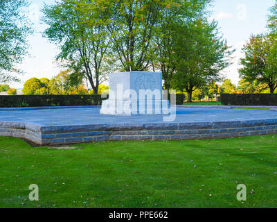 Monumento Commemorativo Canadese a Courcelette sul Campo di Battaglia di Somme in Francia Foto Stock